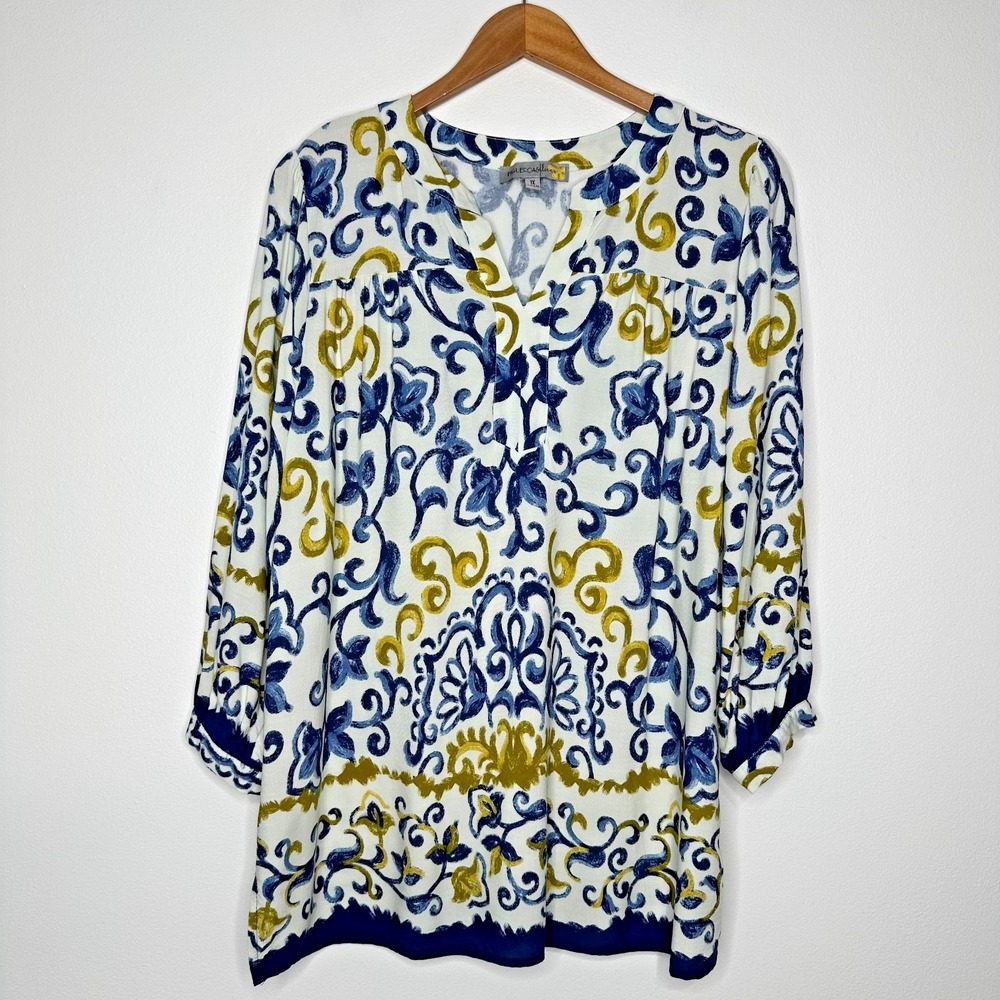 Figueroa and Flower‎ Tunic Top Sz 1X Floral V Neck Art to wear Cream Blue